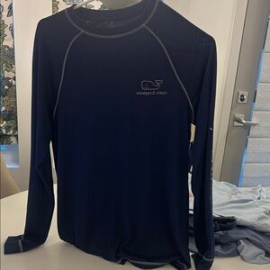 Vineyard Vines Men's Dark Blue lightweight Long Sleeve Performance shirt